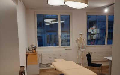 ergonomisch einstellbare Massageliege, gut für Dich gut für meinen Rücken